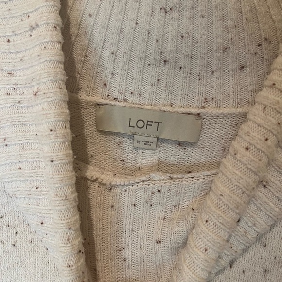 Women’s Loft cream Medium turtleneck sweater - Picture 2 of 4
